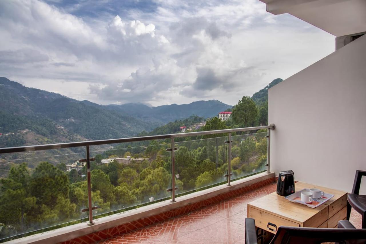 The Western Heights I Serviced Apartments I Pvt Balcony I Lift I Peacefull Area I Family Accomodation I Kasauli I By Exotic Stays Экстерьер фото