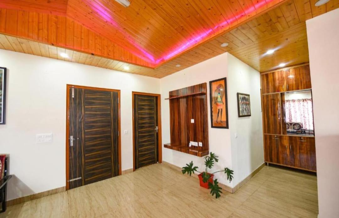 The Western Heights I Serviced Apartments I Pvt Balcony I Lift I Peacefull Area I Family Accomodation I Kasauli I By Exotic Stays Экстерьер фото