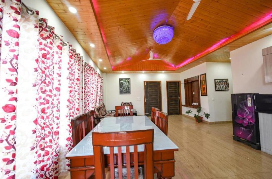 The Western Heights I Serviced Apartments I Pvt Balcony I Lift I Peacefull Area I Family Accomodation I Kasauli I By Exotic Stays Экстерьер фото