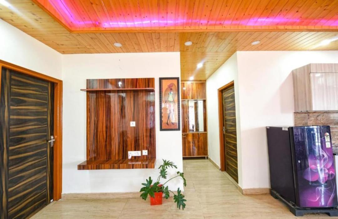 The Western Heights I Serviced Apartments I Pvt Balcony I Lift I Peacefull Area I Family Accomodation I Kasauli I By Exotic Stays Экстерьер фото